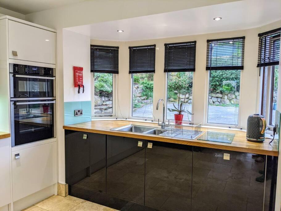 הליפקס Detached 4 Bedroom Luxury Home מראה חיצוני תמונה