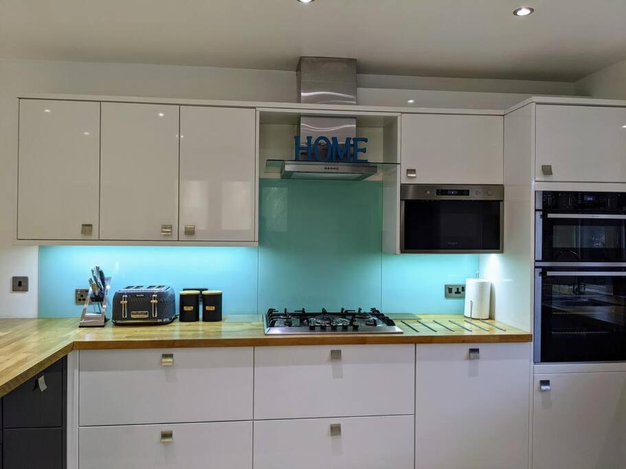 הליפקס Detached 4 Bedroom Luxury Home מראה חיצוני תמונה